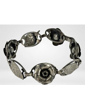 Just in- LANG FLOWER BRACELET